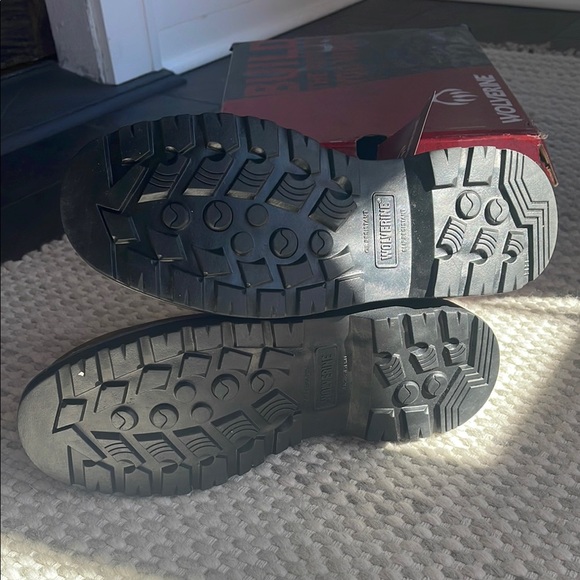 Wolverine Men's Brown Chelsea Boots - Picture 2 of 3